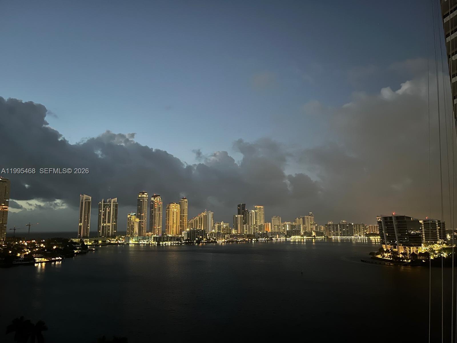 MYSTIC POINTE TOWER 500 C - Residential