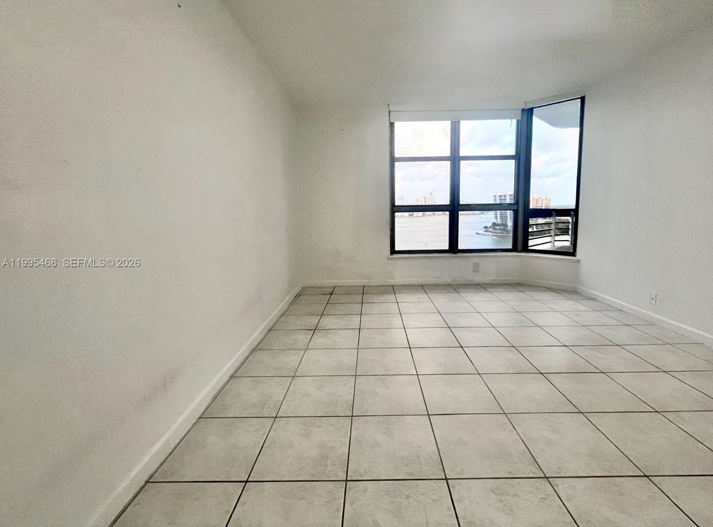 MYSTIC POINTE TOWER 500 C - Residential