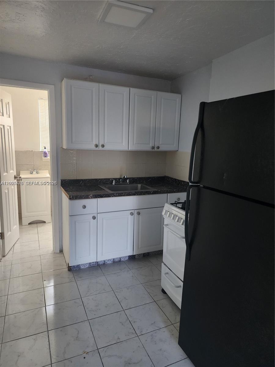CITY OF MIAMI SOUTH - Residential Lease