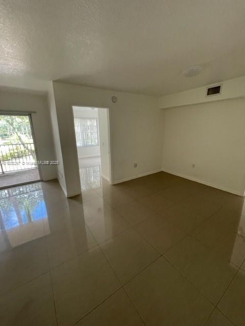 EMERALD ISLE AT LAGUNA LA - Residential Lease