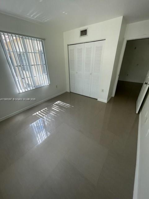 EMERALD ISLE AT LAGUNA LA - Residential Lease