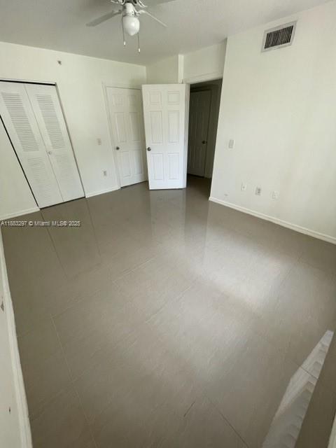 EMERALD ISLE AT LAGUNA LA - Residential Lease