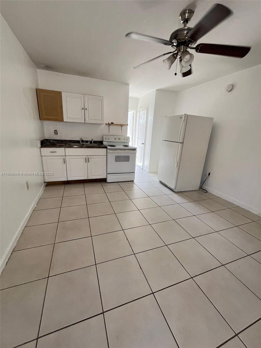 BROWARD MANOR OF HOLLYWOO - Residential Lease