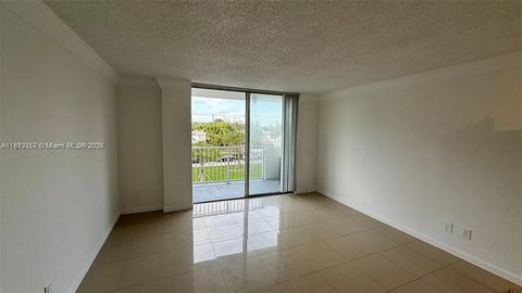 2020 NE 135th St 208 North Miami FL 33181