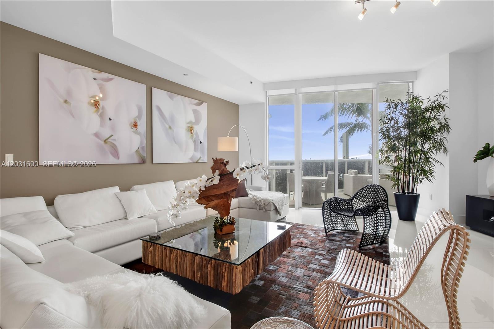 15811 Collins Ave 403