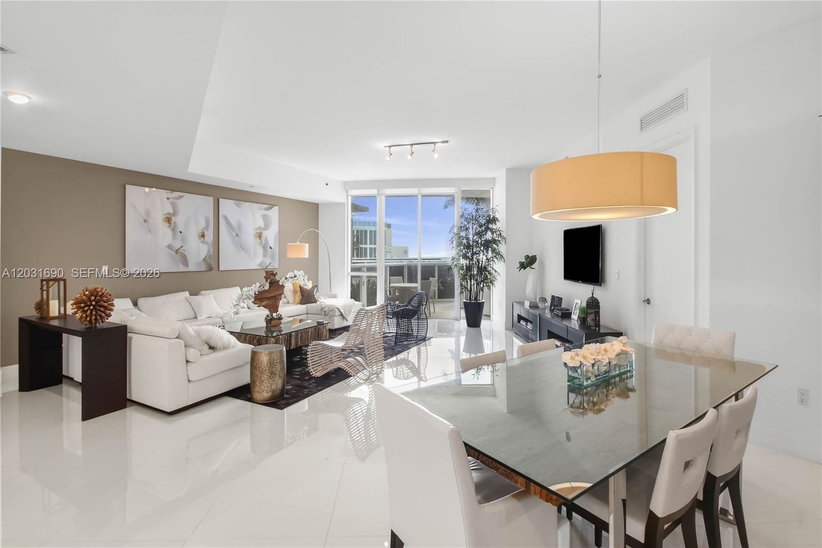 15811 Collins Ave 403