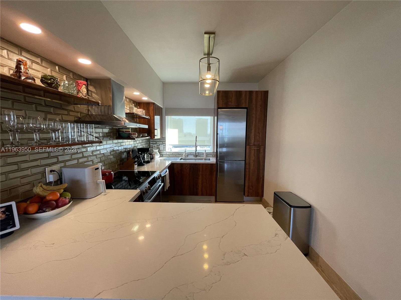 BLUE CONDO - Residential