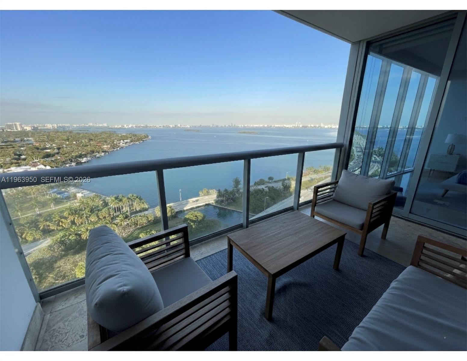 BLUE CONDO - Residential