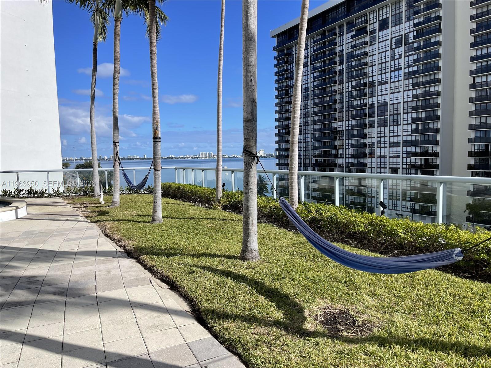 BLUE CONDO - Residential