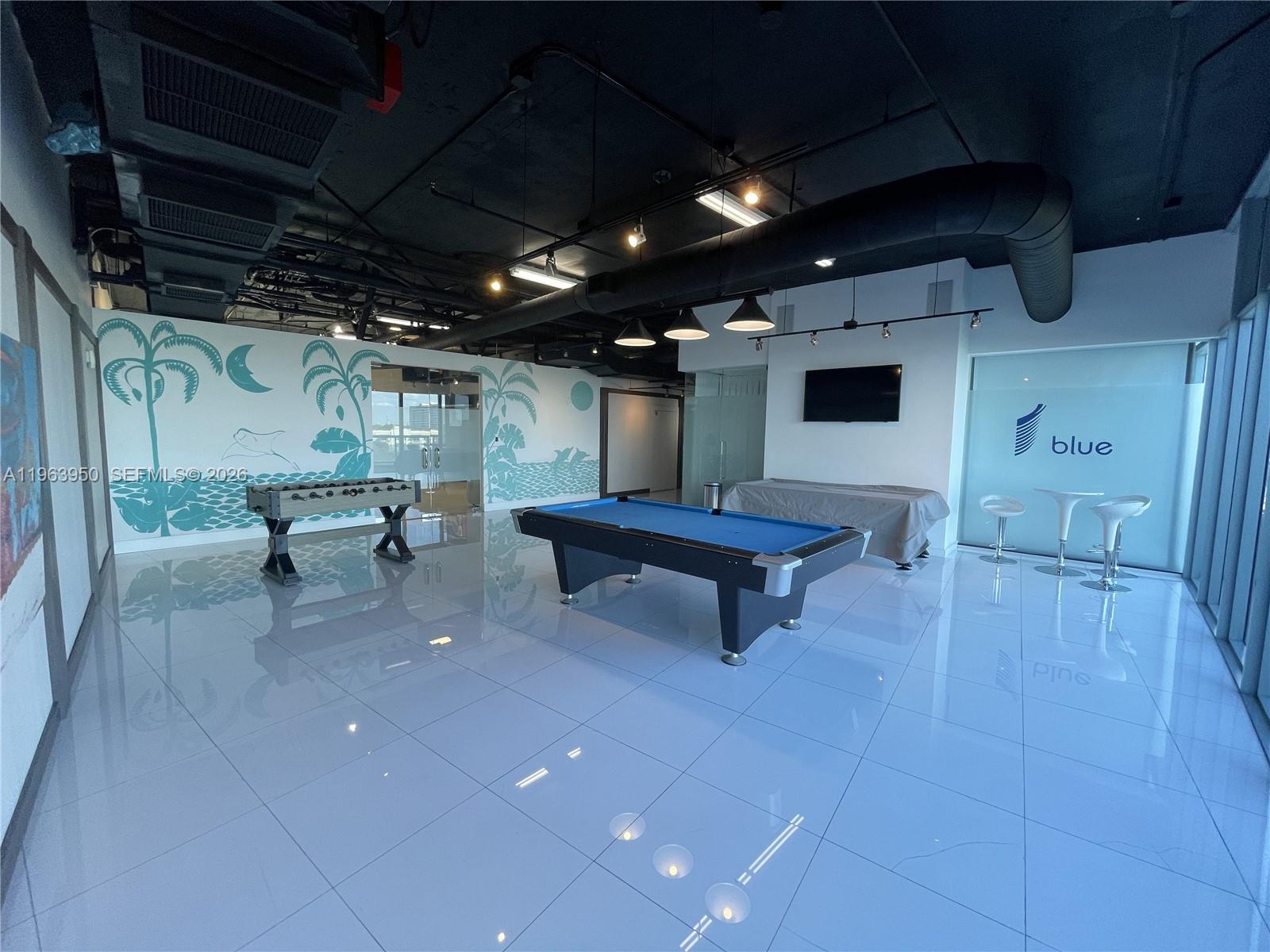 BLUE CONDO - Residential