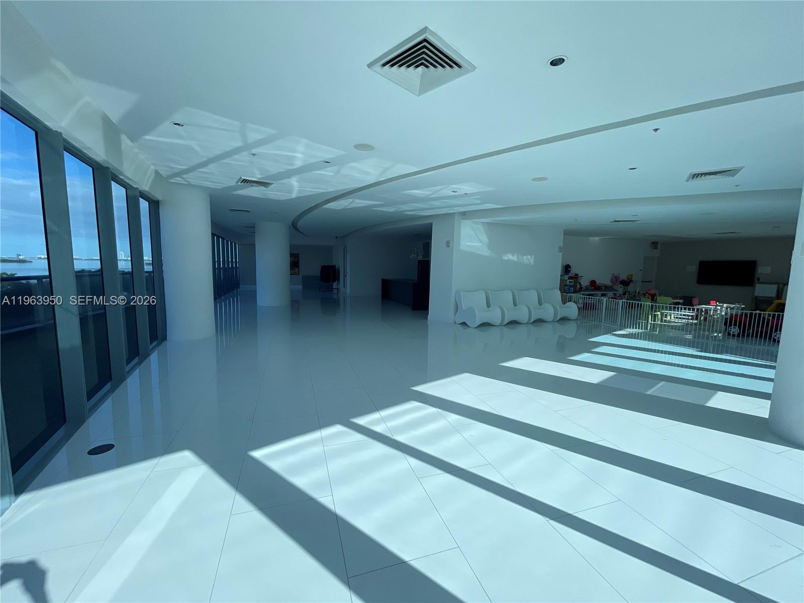 BLUE CONDO - Residential