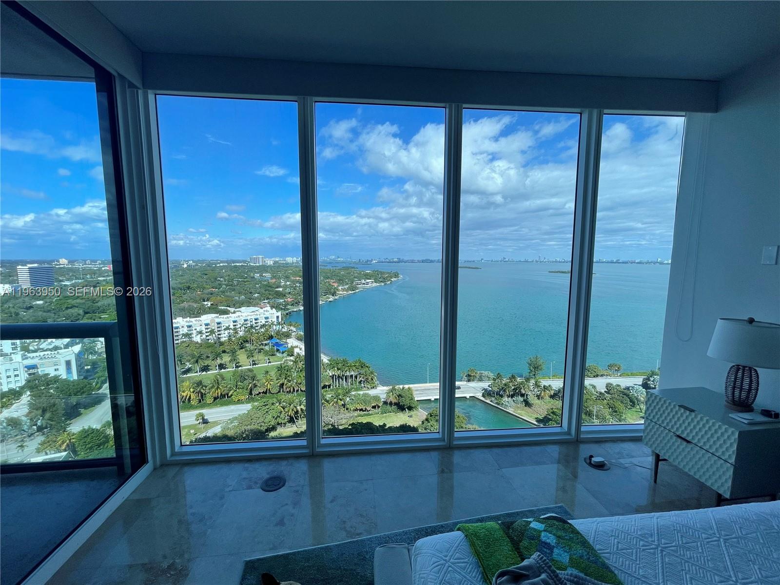 BLUE CONDO - Residential