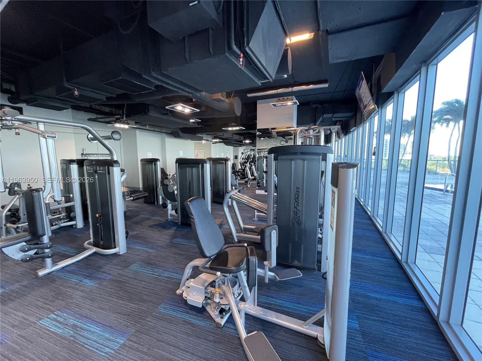 BLUE CONDO - Residential