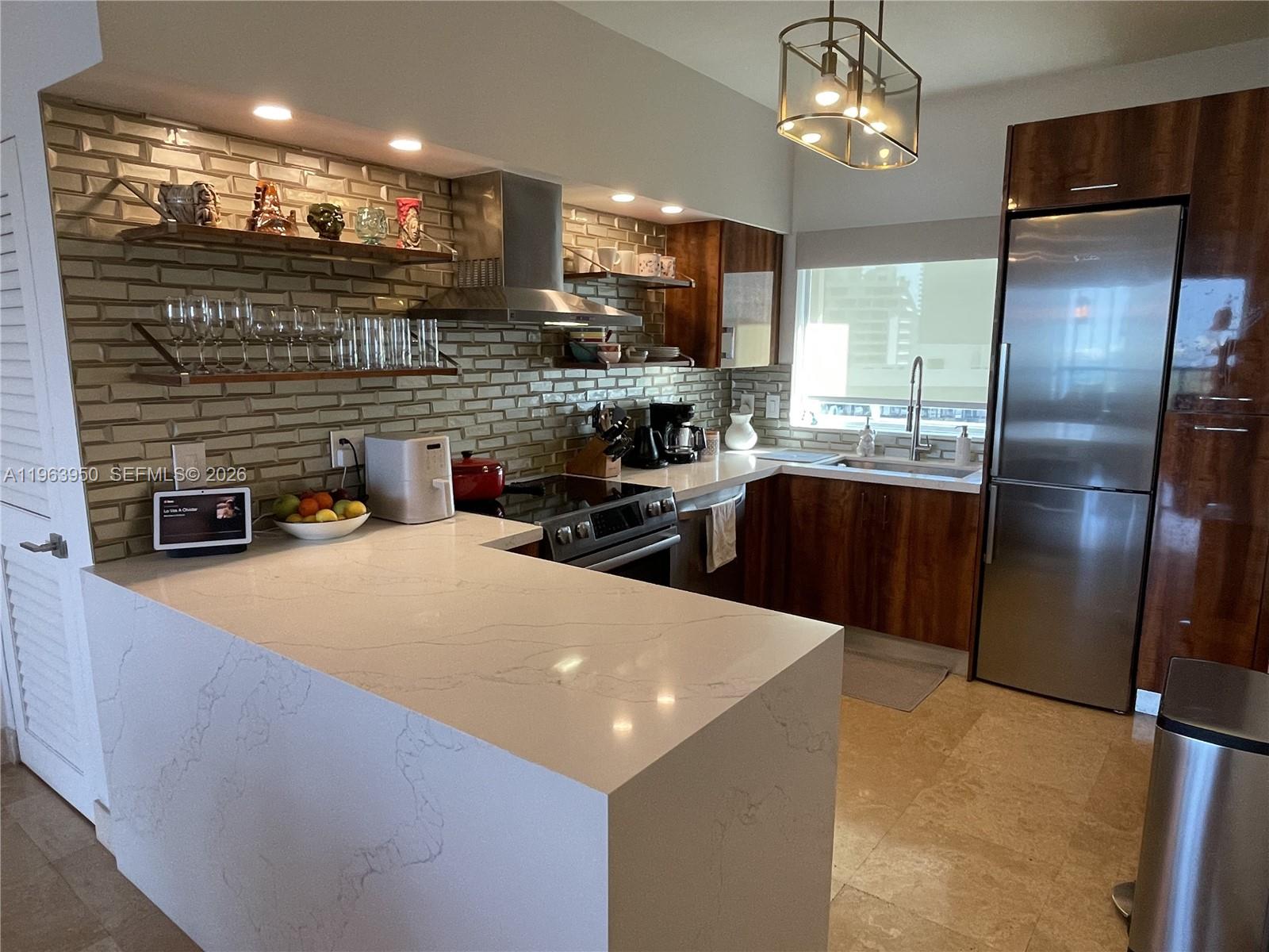 BLUE CONDO - Residential