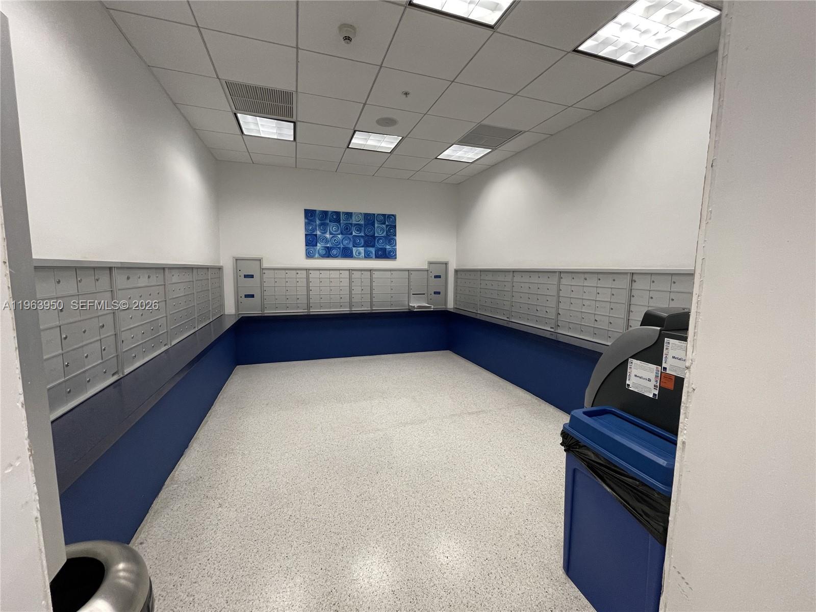 BLUE CONDO - Residential