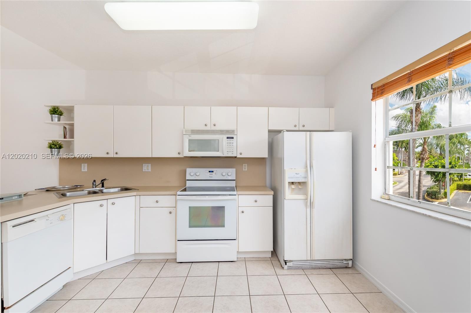 LAS BRISAS AT DORAL CONDO - Residential