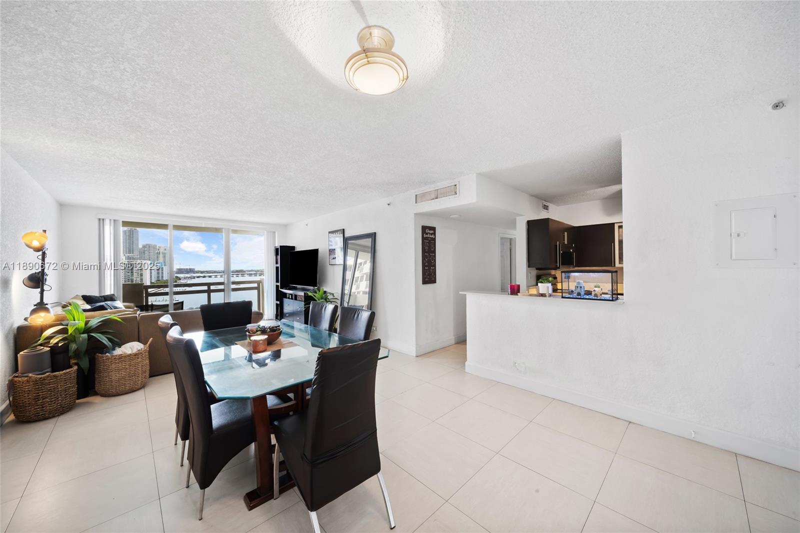 FLAMINGO SOUTH BEACH I CO - Residential