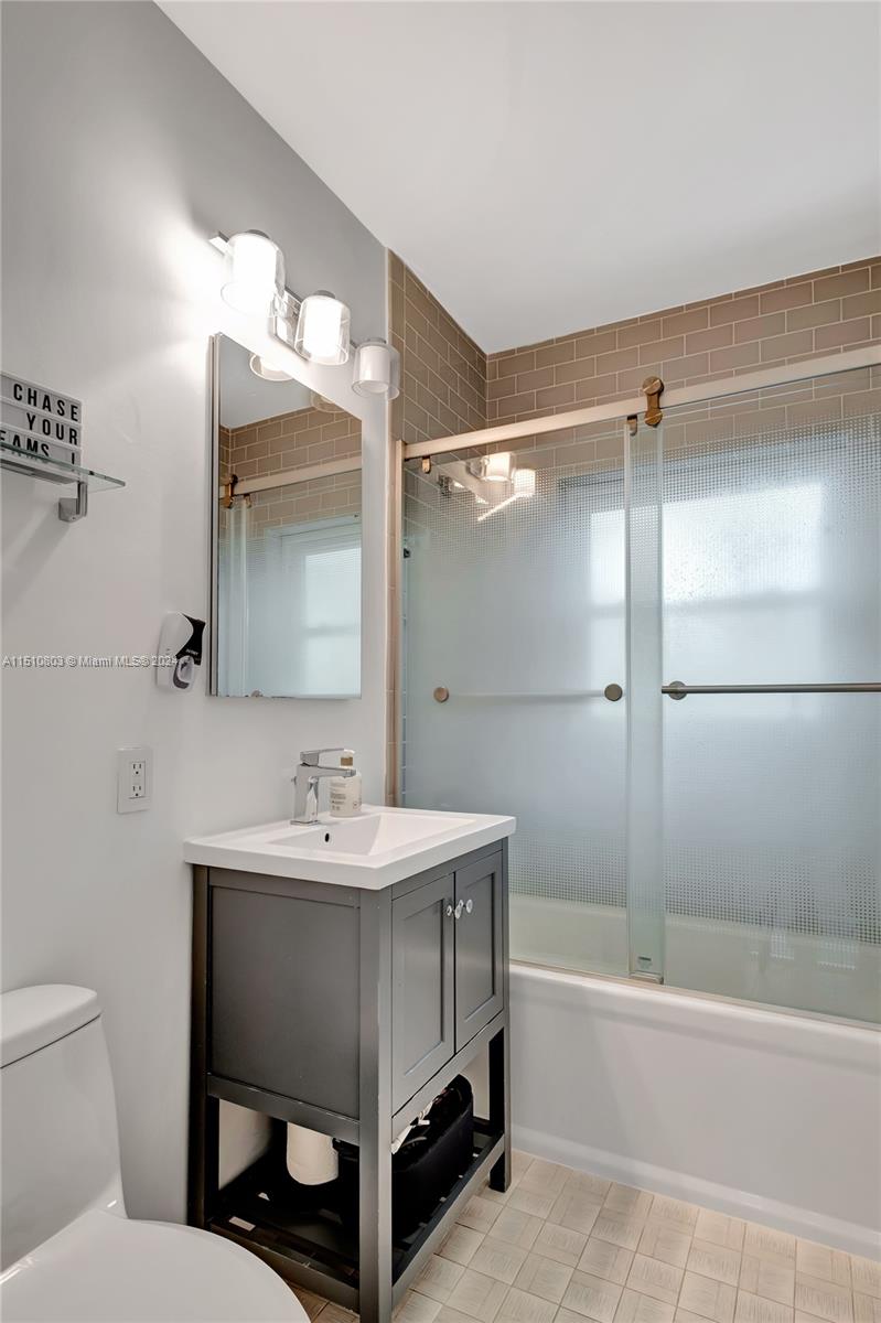 MIAMI SHORES BAY VIEW - Residential