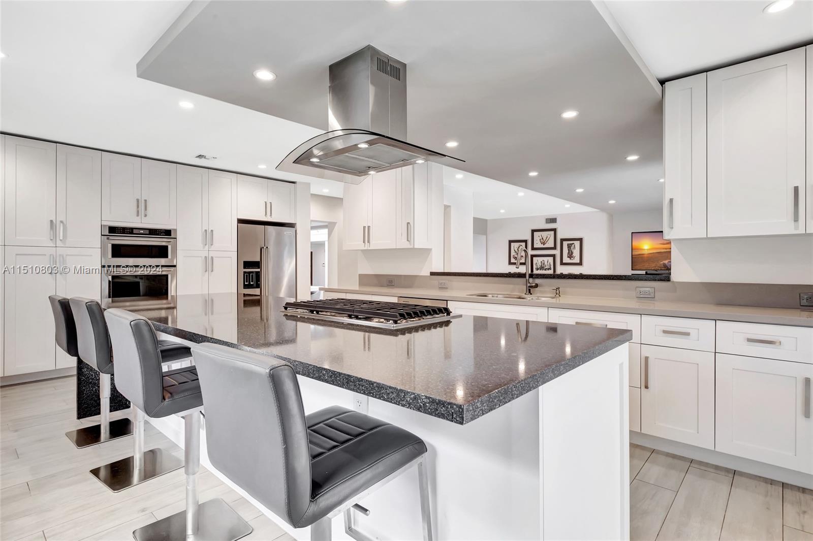 MIAMI SHORES BAY VIEW - Residential