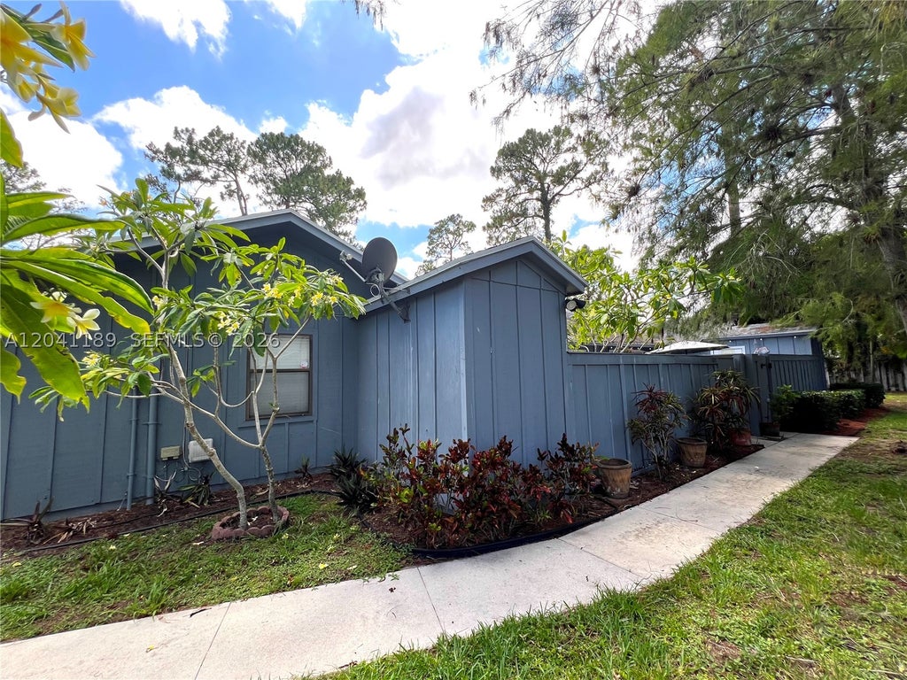 Photo of 1077 Goldenrod Rd #1077, Wellington, FL 33414 (MLS # A12041189)
