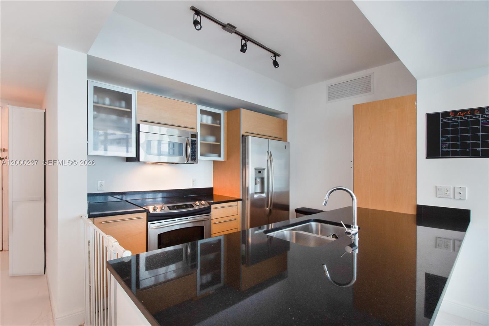 951 BRICKELL AVE 1410