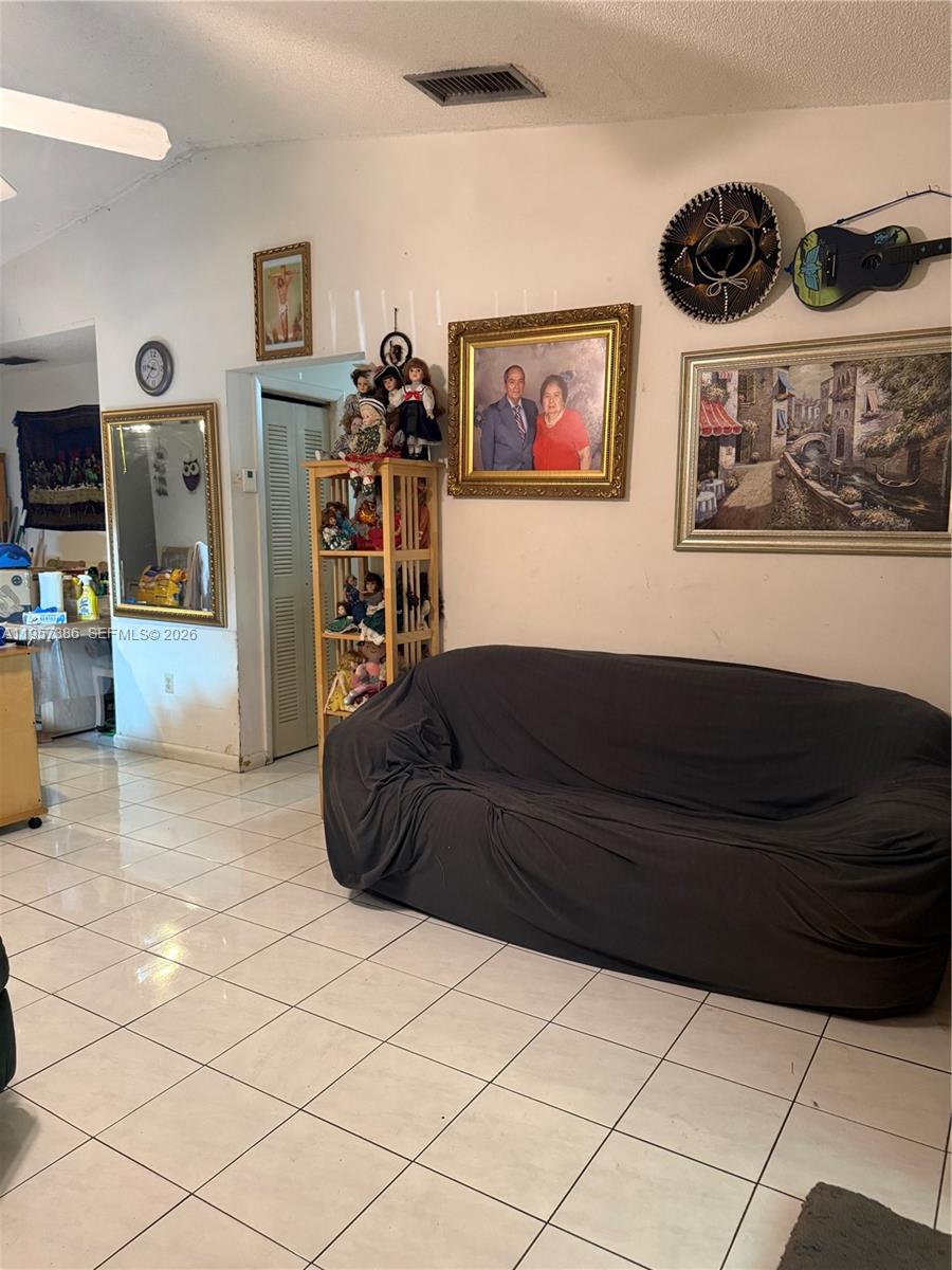 PINE NEEDLES HOMES - Residential