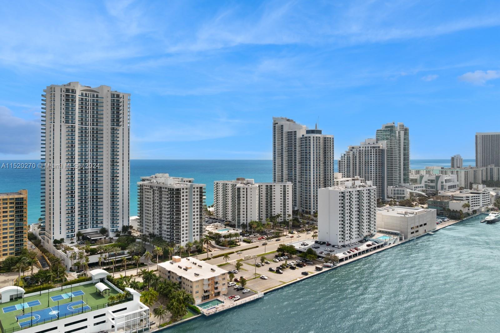 TRUMP HOLLYWOOD - Residential