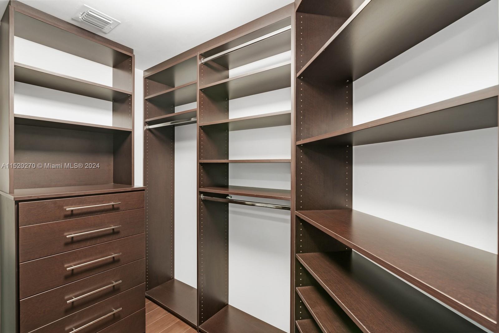 TRUMP HOLLYWOOD - Residential