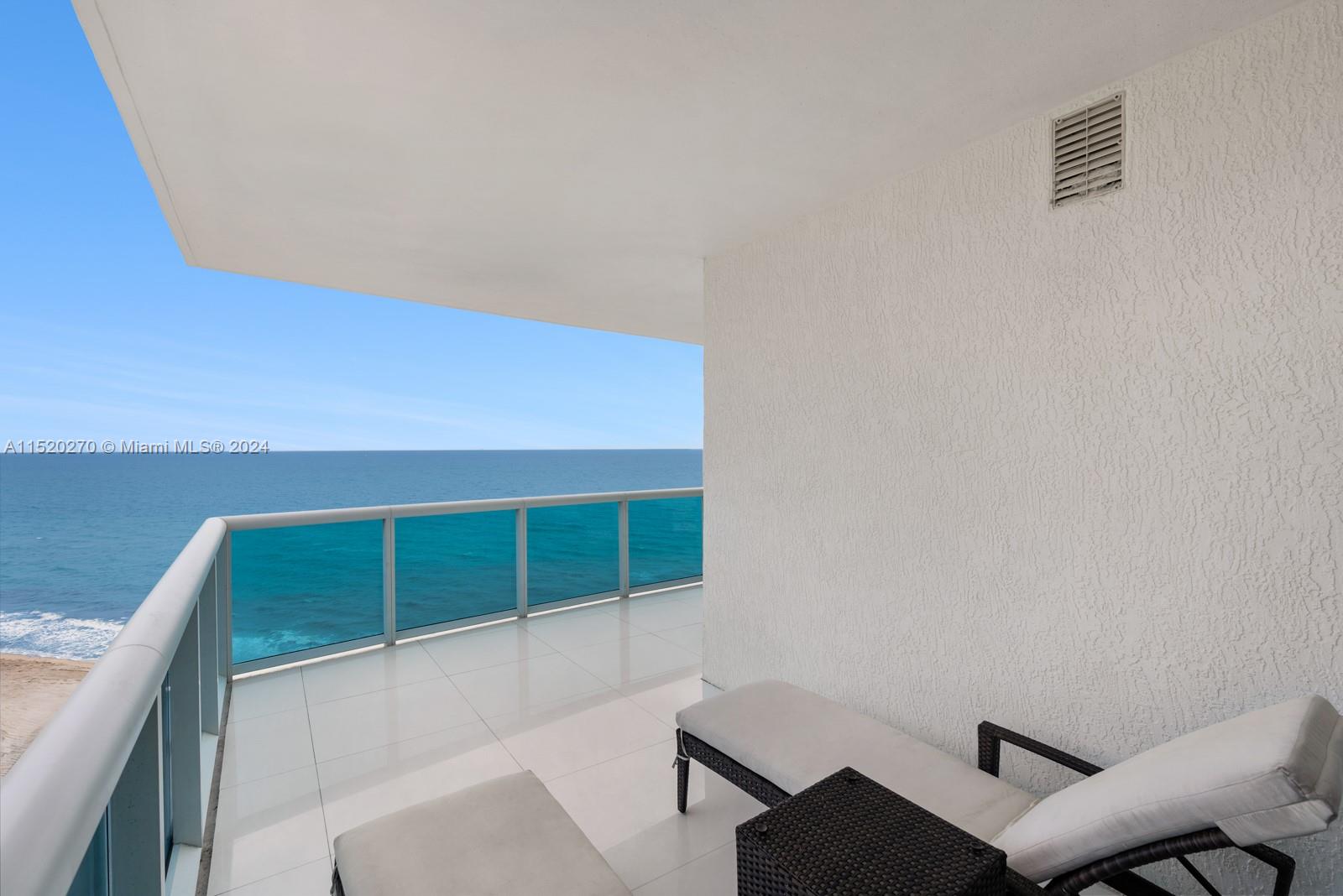 TRUMP HOLLYWOOD - Residential