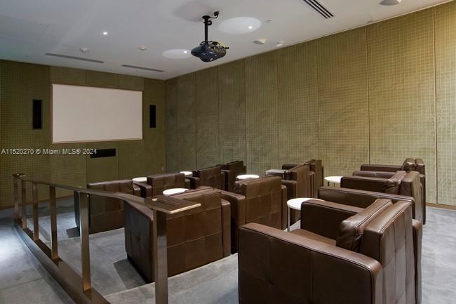 TRUMP HOLLYWOOD - Residential