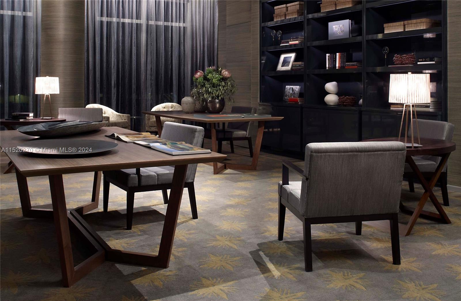 TRUMP HOLLYWOOD - Residential