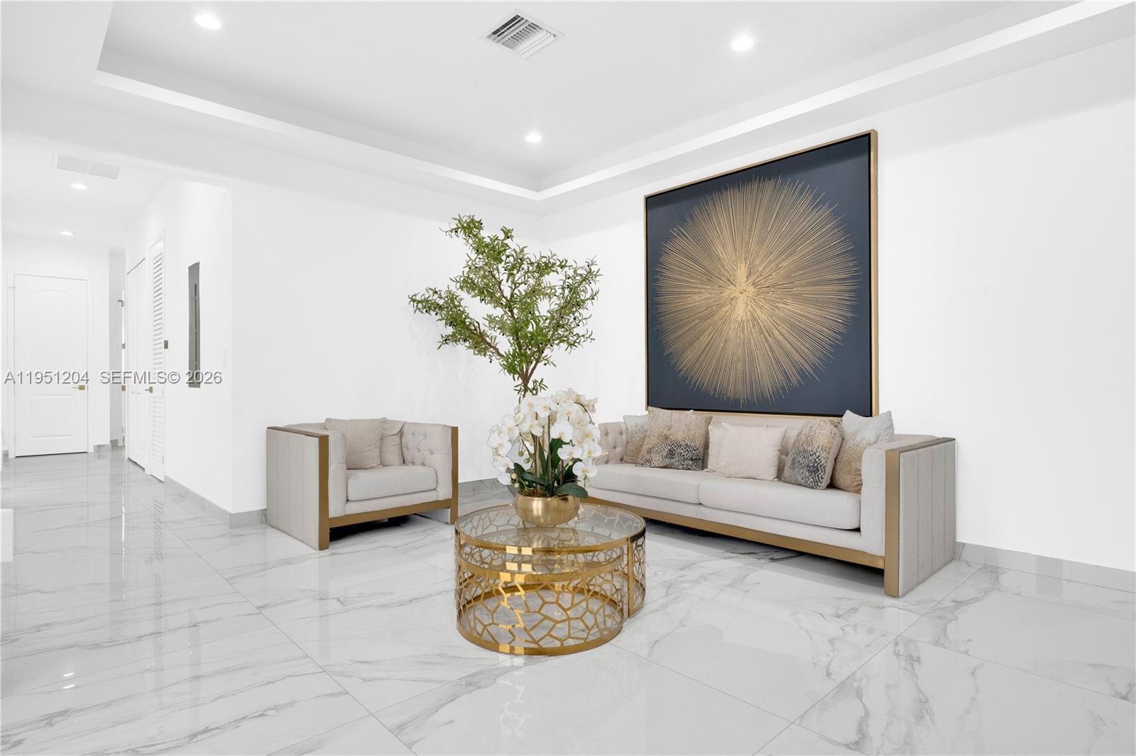 MIA ESTATES - Residential