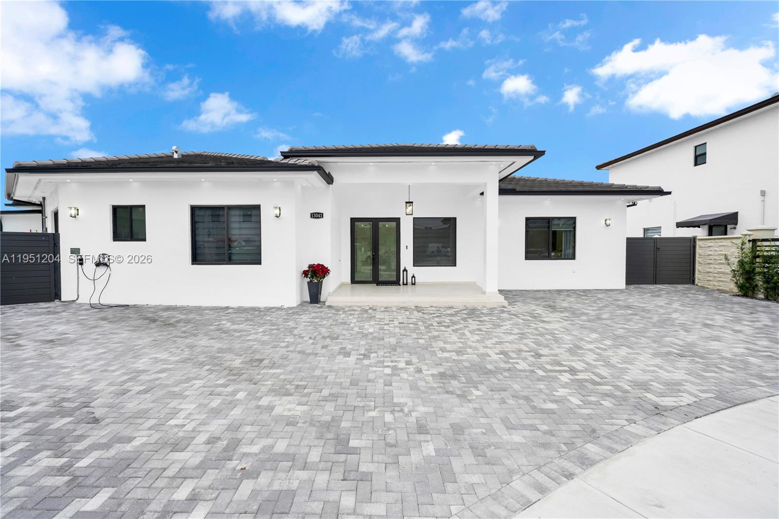 MIA ESTATES - Residential