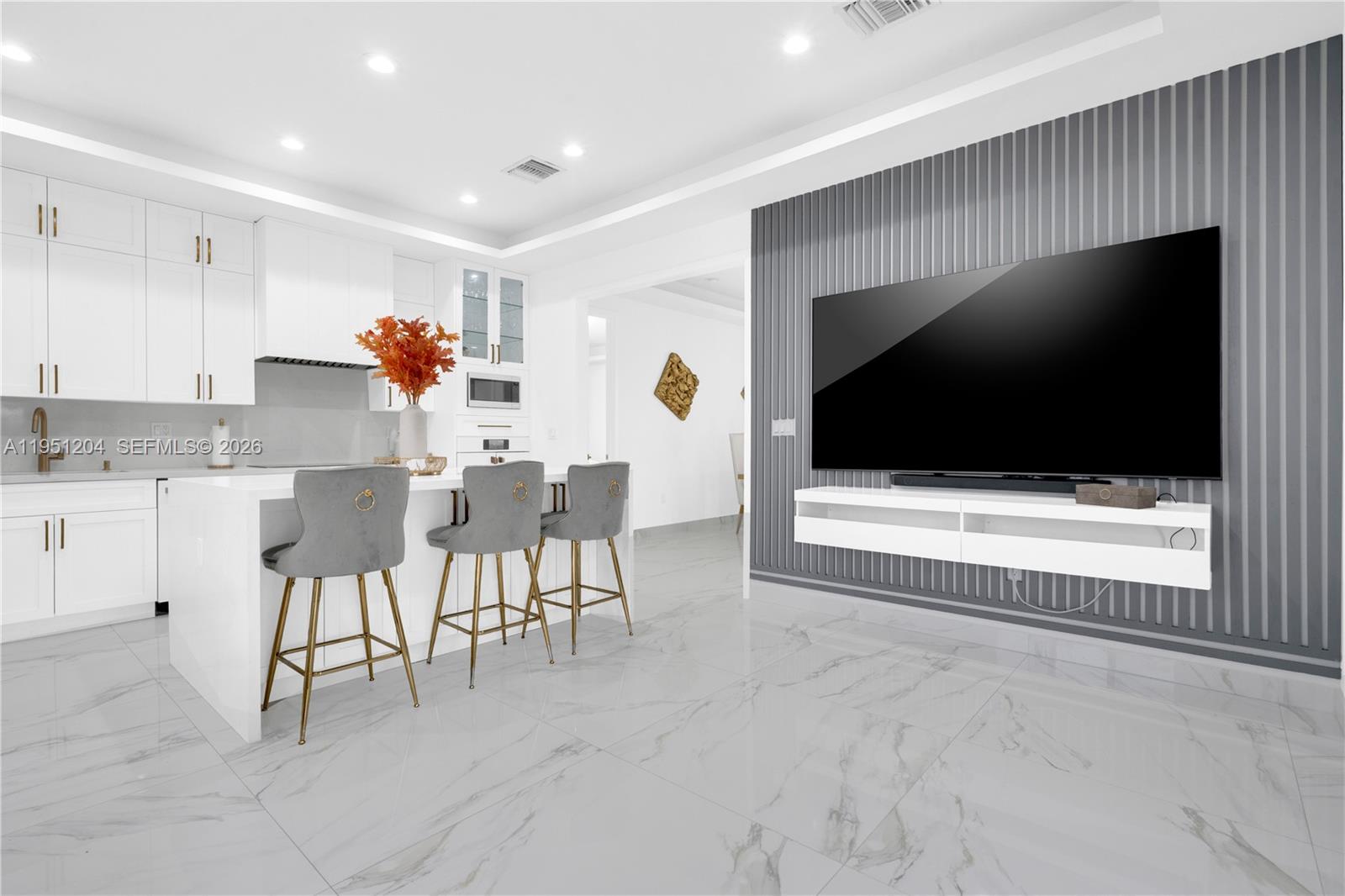 MIA ESTATES - Residential