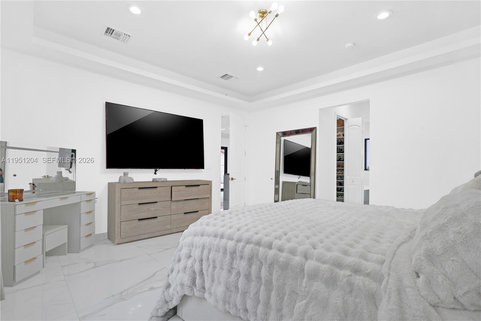 MIA ESTATES - Residential