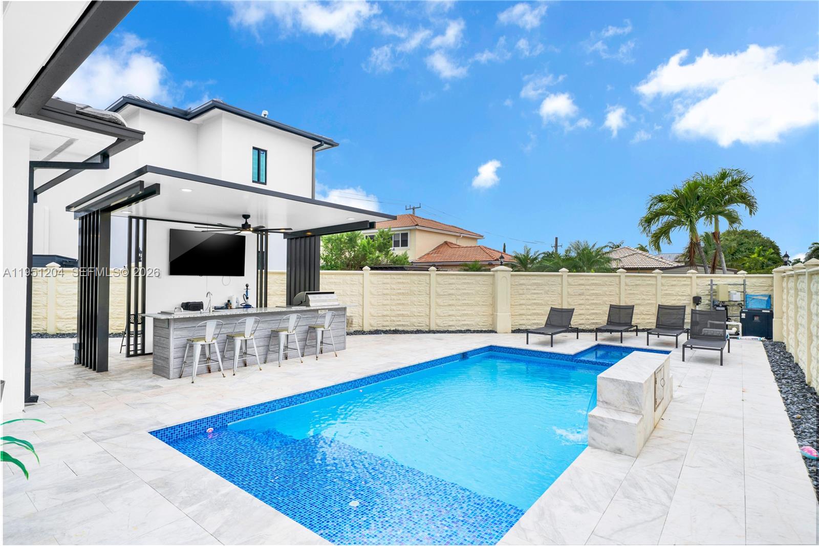 MIA ESTATES - Residential