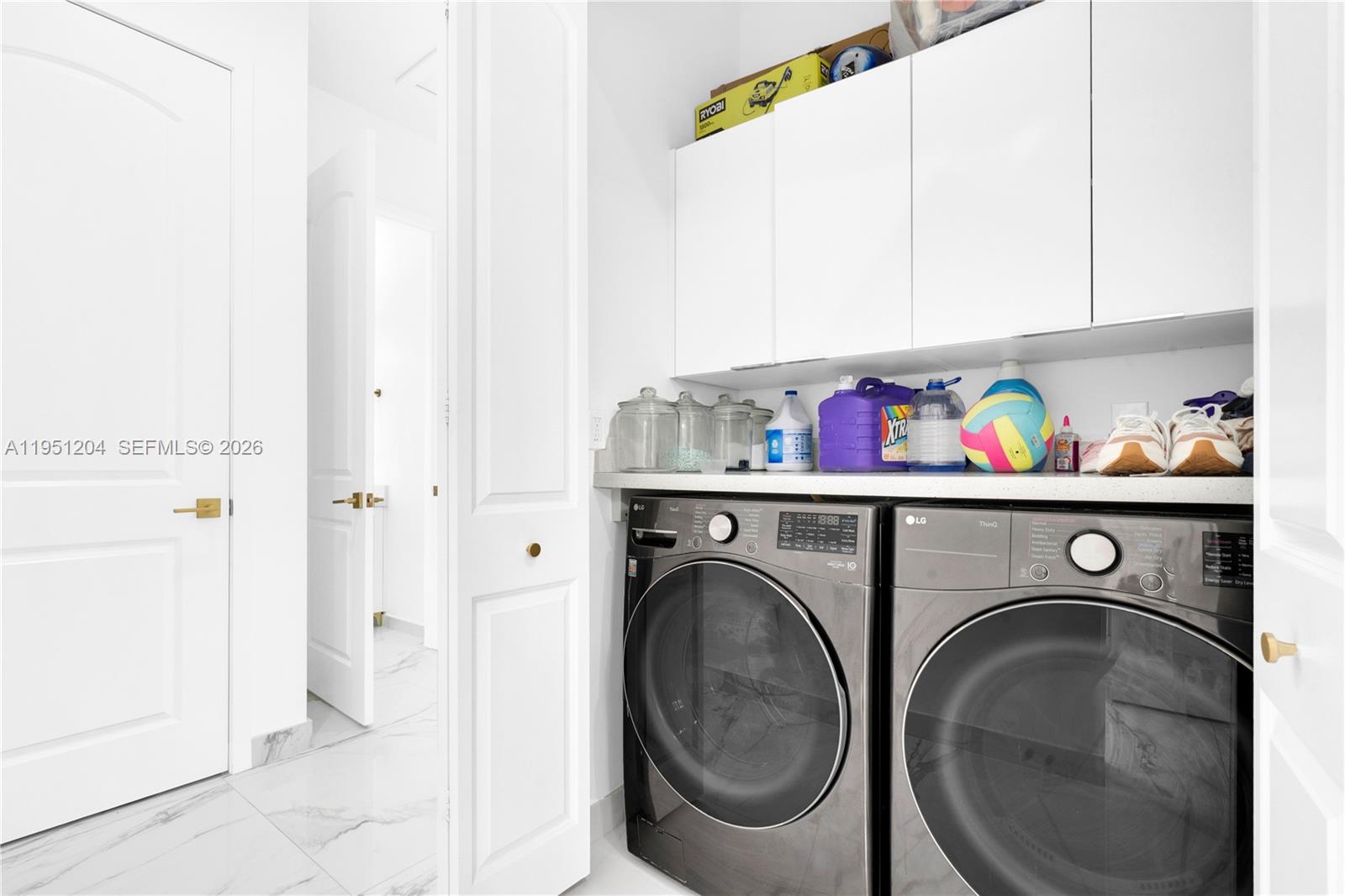 MIA ESTATES - Residential