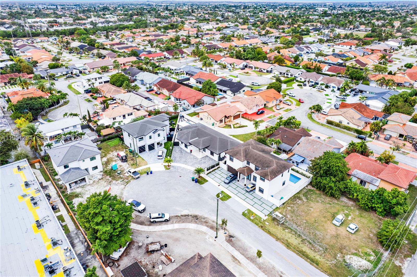 MIA ESTATES - Residential