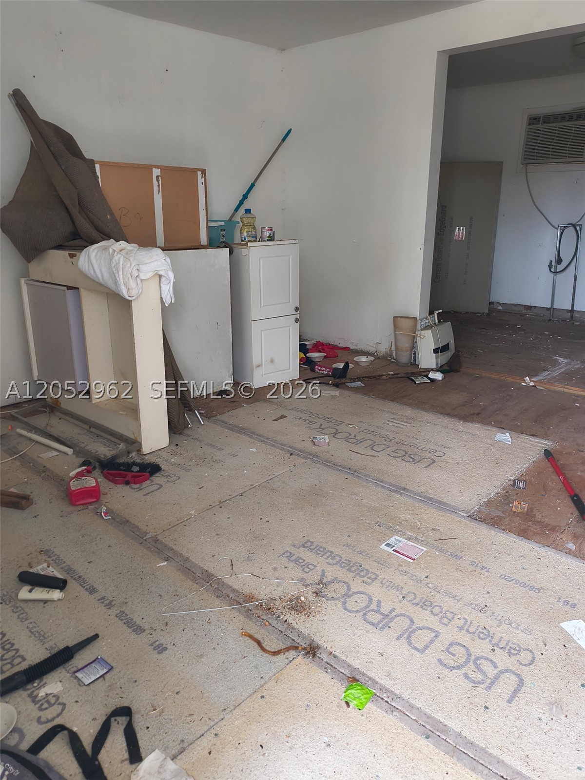 214 N 61st Ter