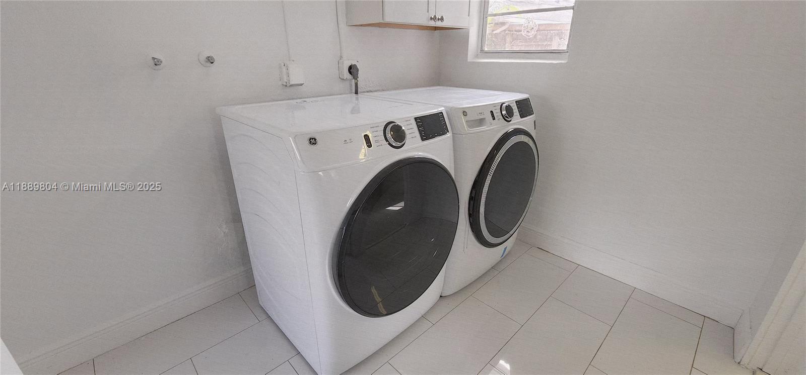 SPANISH VILLAGE - Residential Lease