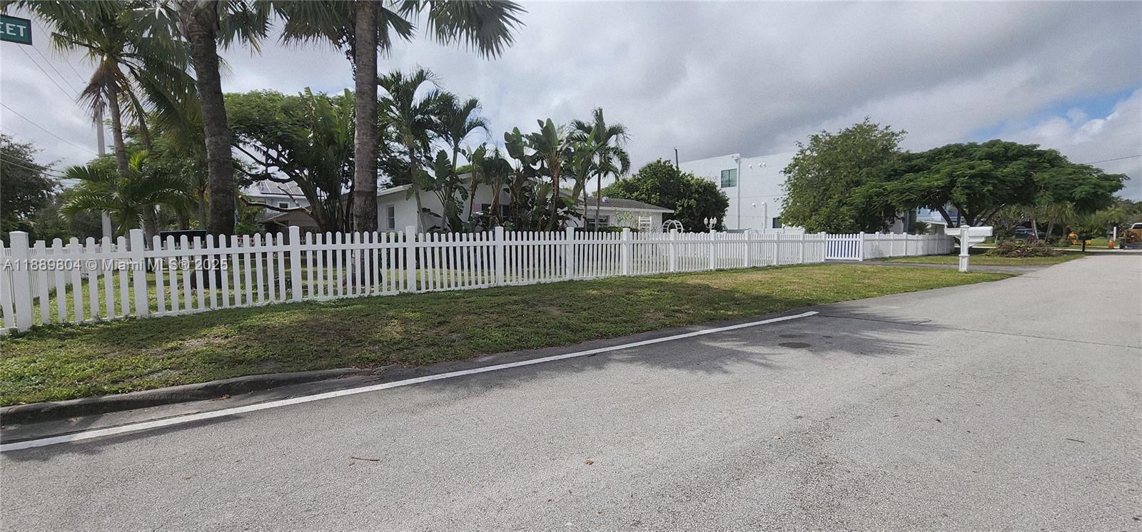 SPANISH VILLAGE - Residential Lease