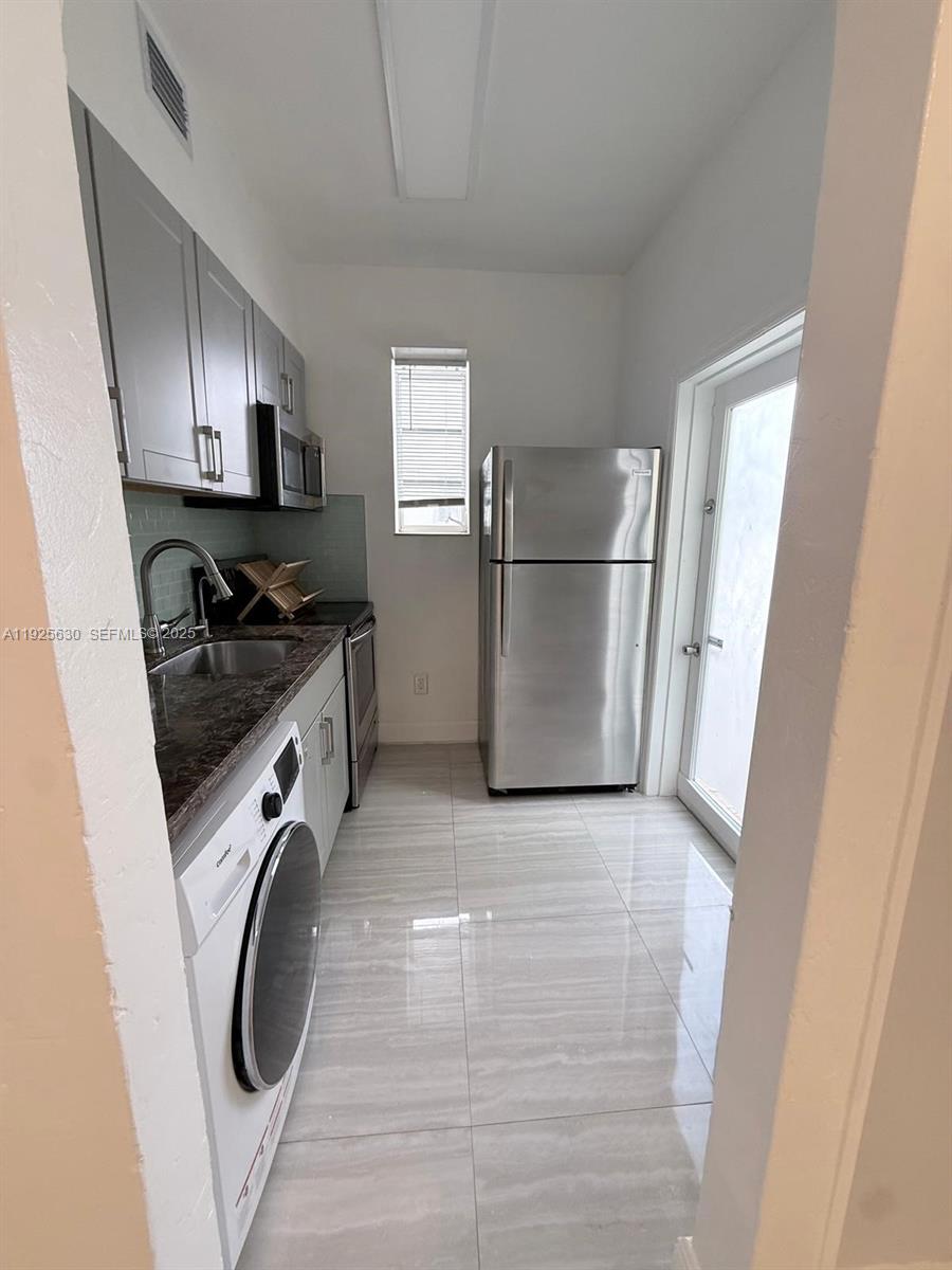 VILLA GATSBY CONDO - Residential Lease