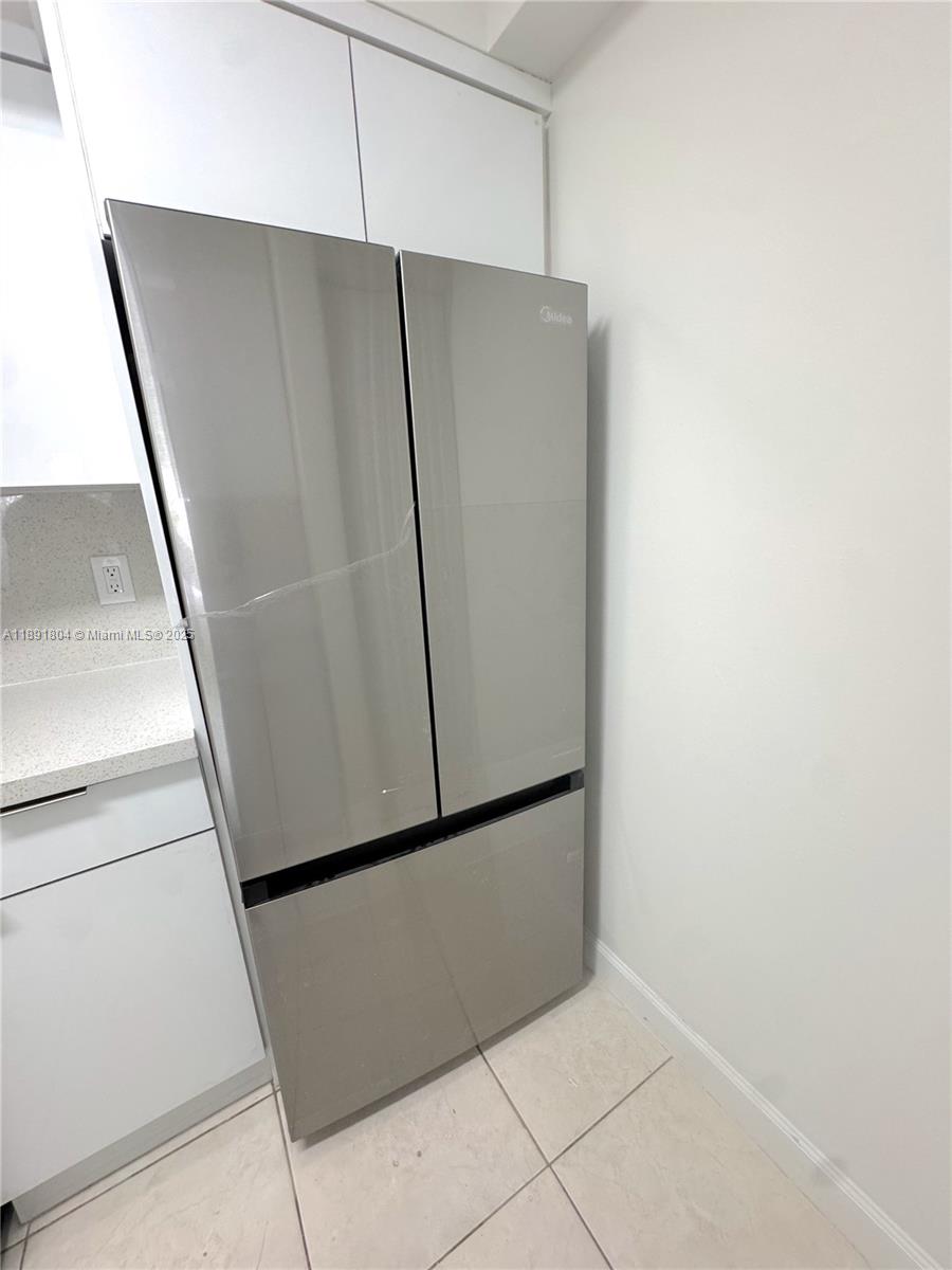 DEVONAIRE CONDO AT PEMBRO - Residential Lease