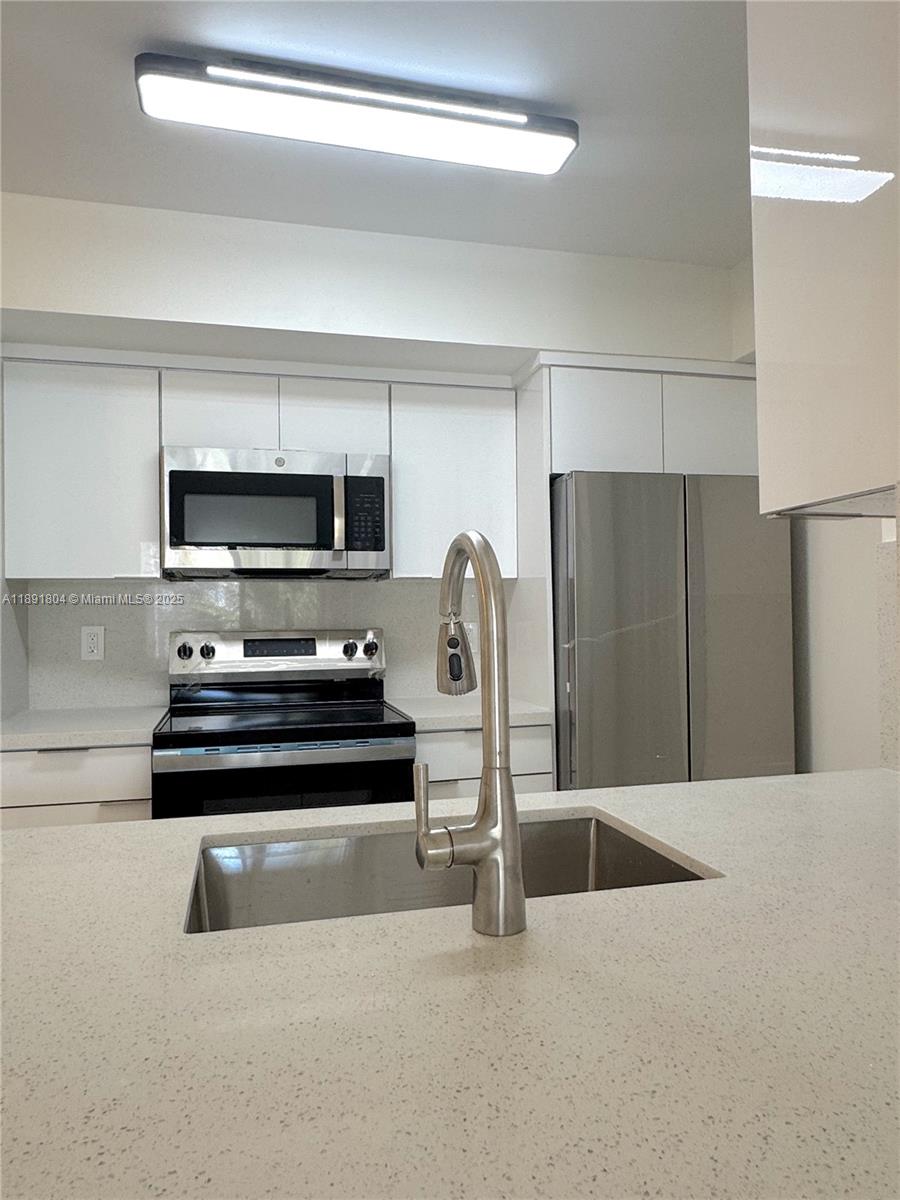 DEVONAIRE CONDO AT PEMBRO - Residential Lease