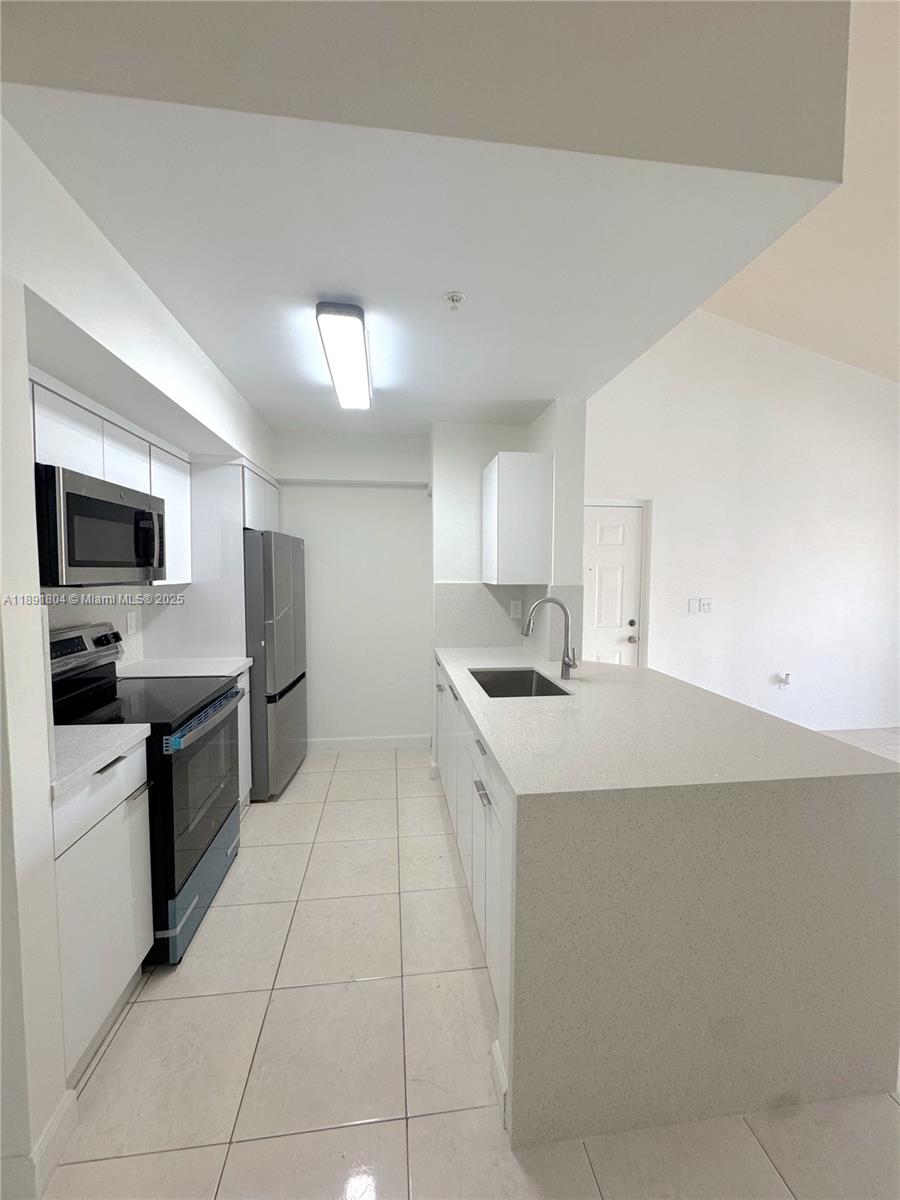 DEVONAIRE CONDO AT PEMBRO - Residential Lease