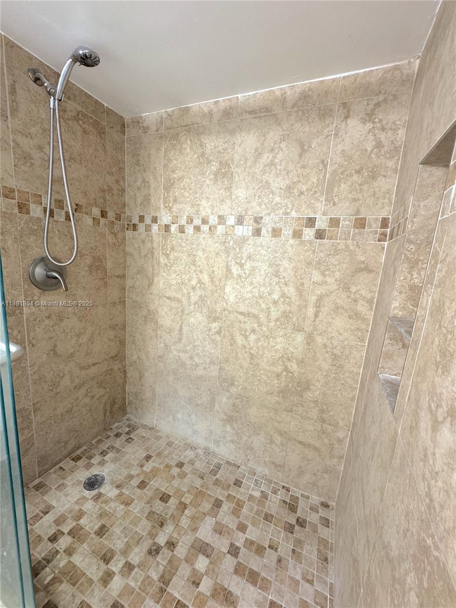 DEVONAIRE CONDO AT PEMBRO - Residential Lease