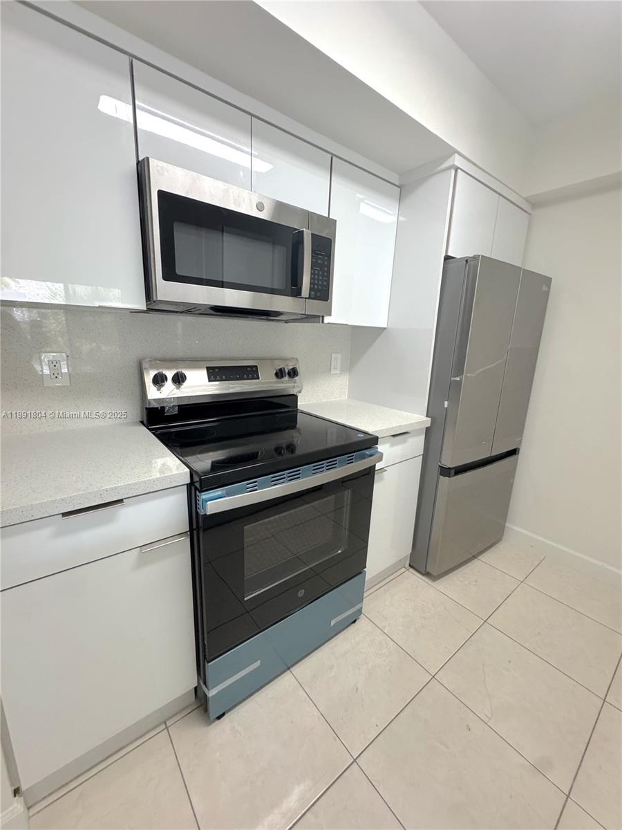DEVONAIRE CONDO AT PEMBRO - Residential Lease