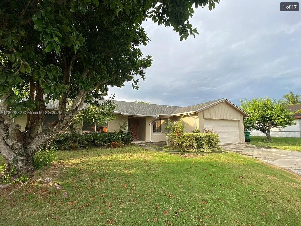 9315 Sw 170th Ln, Palmetto Bay, Miami-Dade County, Florida - 3 Bedrooms  
2 Bathrooms - 