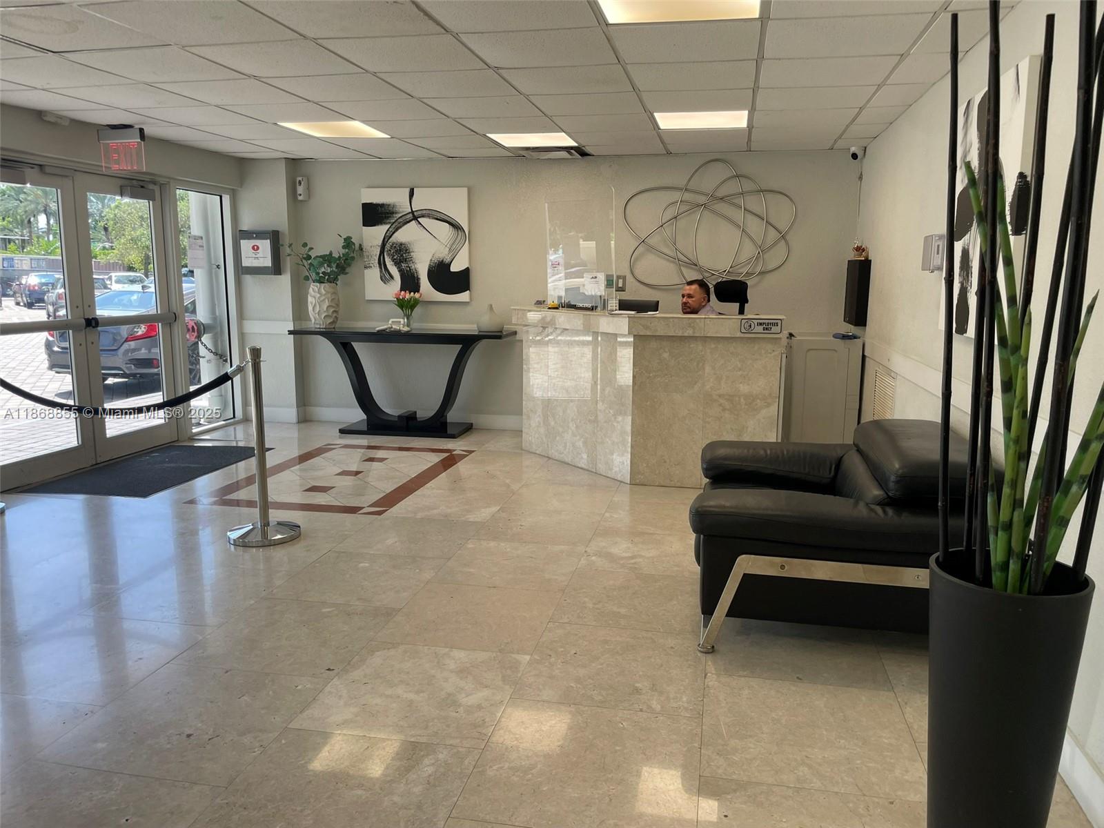 BAYSHORE YACHT & TENNIS C - Residential