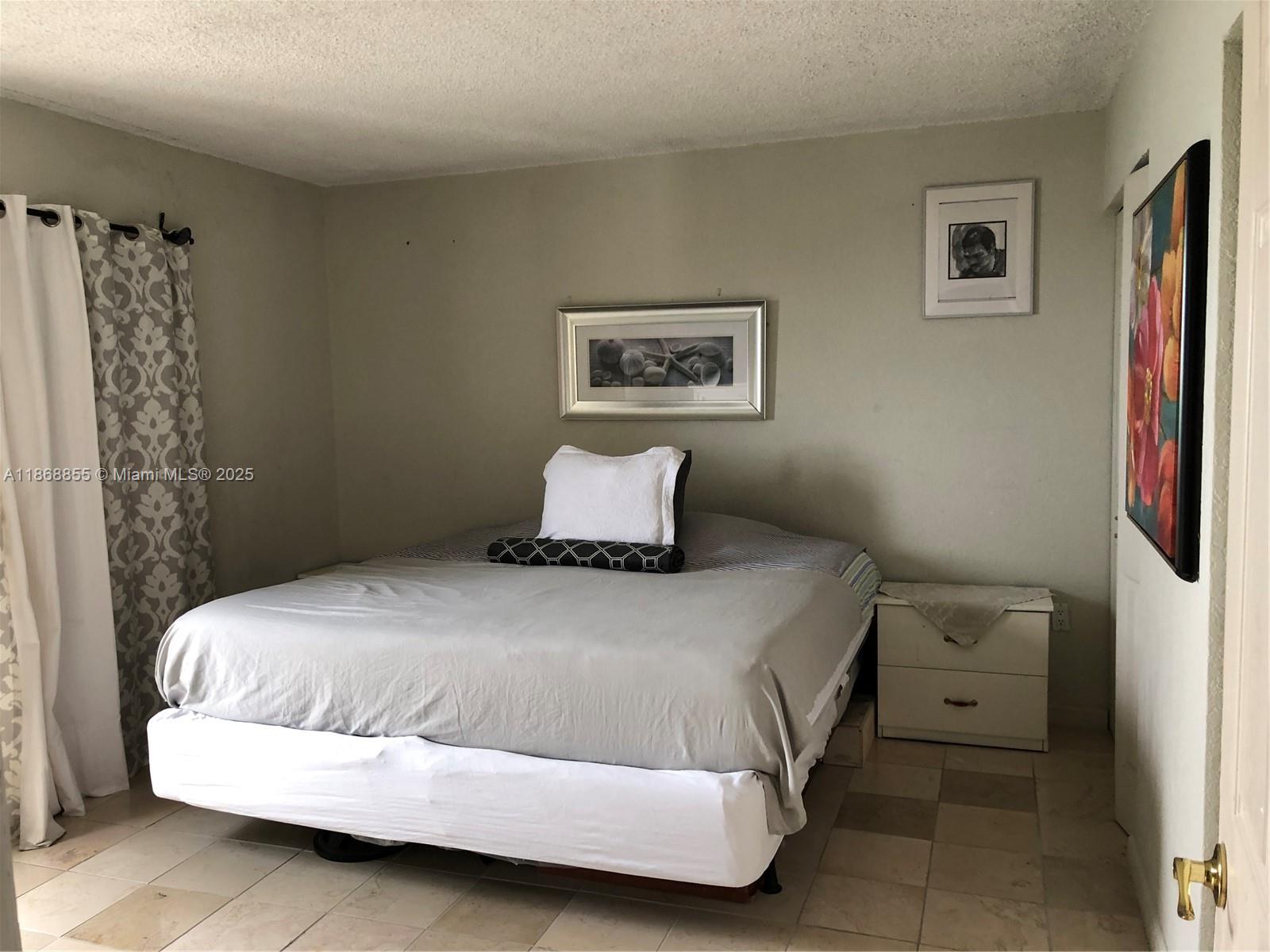 BAYSHORE YACHT & TENNIS C - Residential